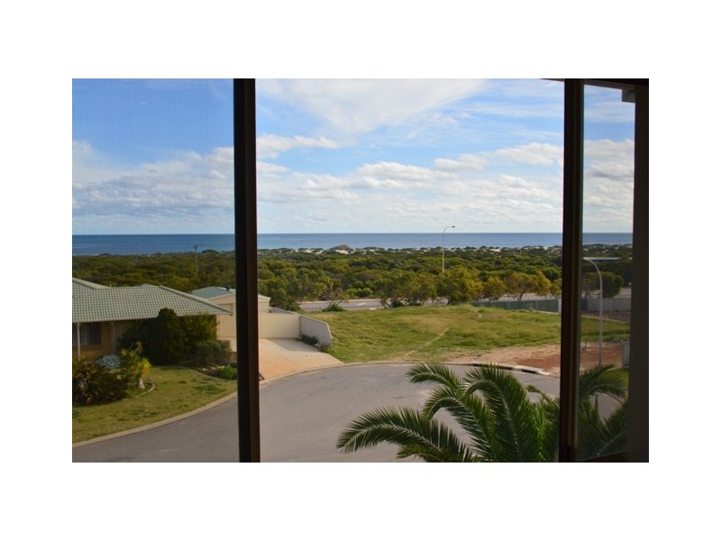 34 Oceanside Drive, Wandina WA 6530