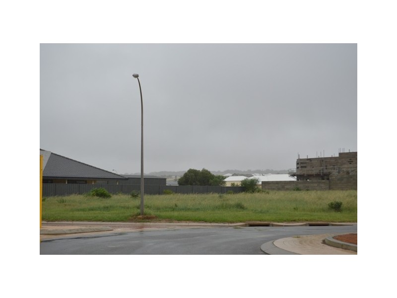 33 Stillwater Avenue, Drummond Cove WA 6532