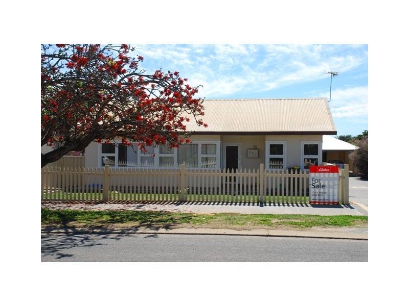 207A Fifth Street, Wonthella WA 6530