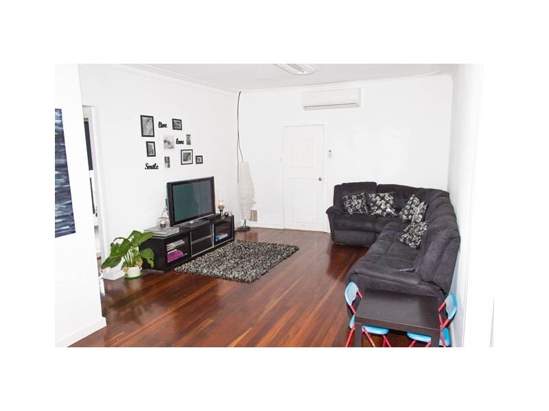 207A Fifth Street, Wonthella WA 6530