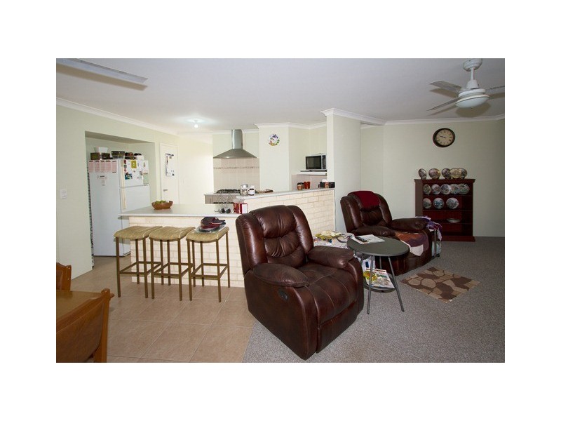 8 GILLAM DRIVE, Dongara WA 6525