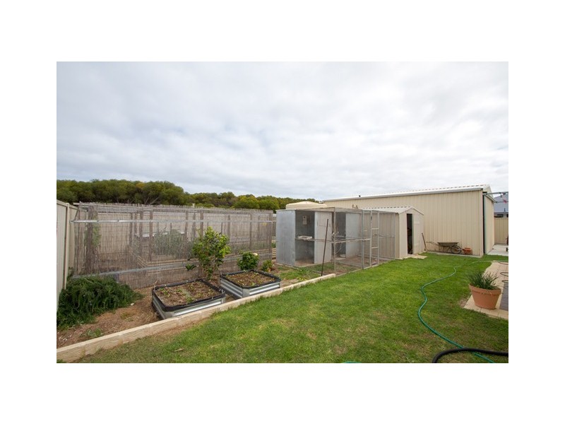 8 GILLAM DRIVE, Dongara WA 6525