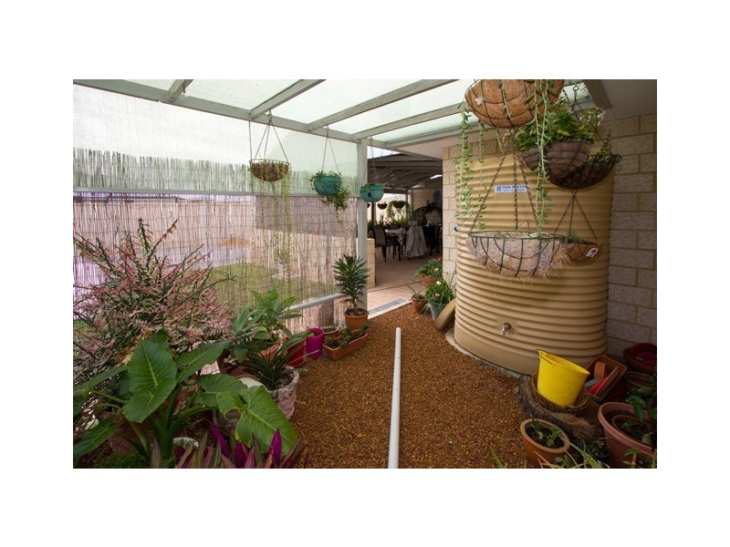 8 GILLAM DRIVE, Dongara WA 6525