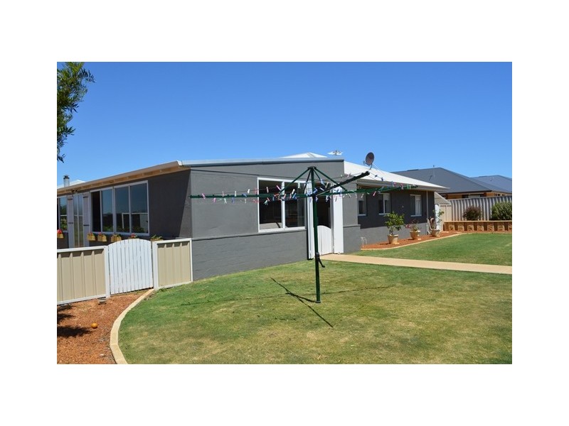 56 Tersonia Way, Strathalbyn WA 6530