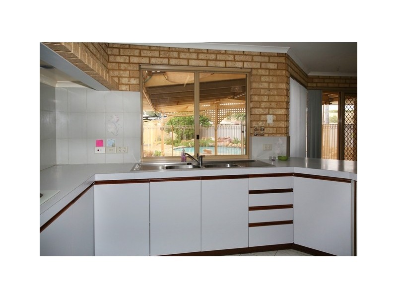 27 Glass Crescent, Mahomets Flats WA 6530