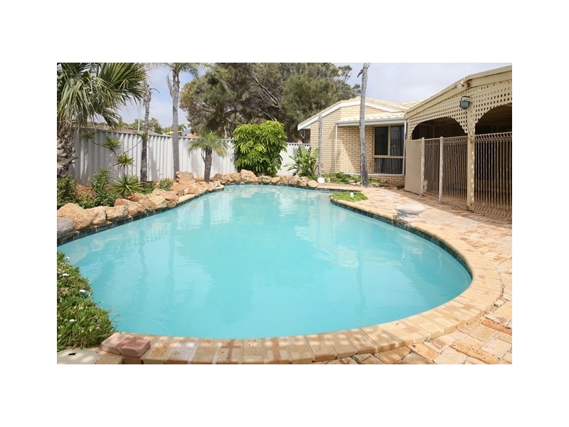 27 Glass Crescent, Mahomets Flats WA 6530