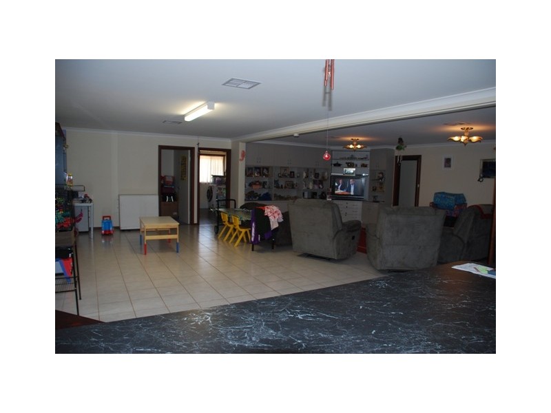 7 Polwarth Parade, Deepdale WA 6532