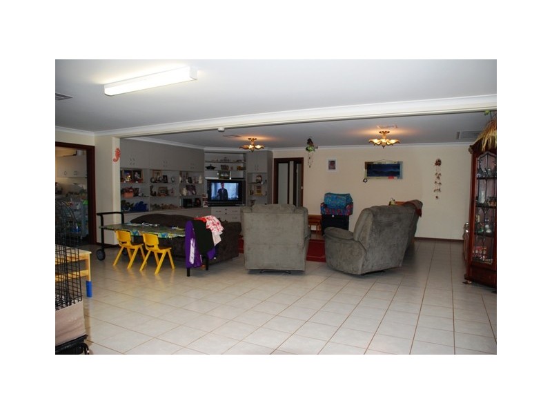 7 Polwarth Parade, Deepdale WA 6532