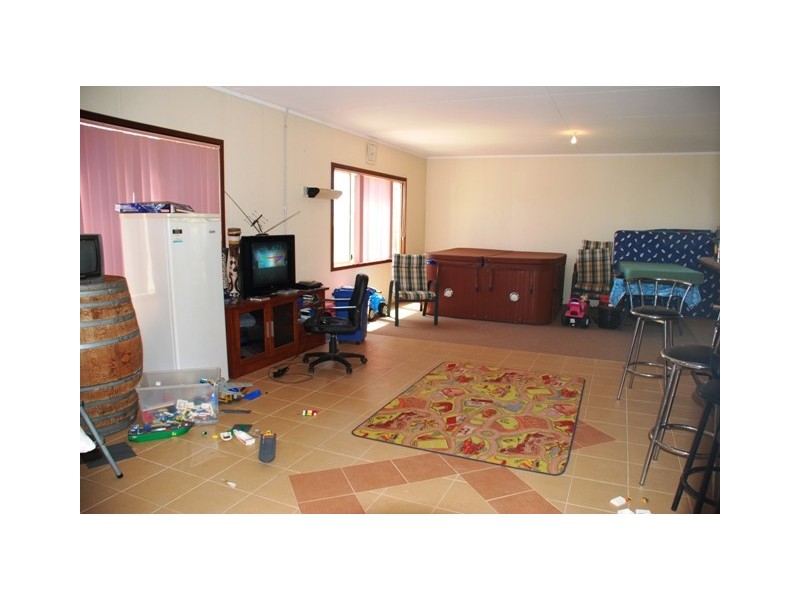 7 Polwarth Parade, Deepdale WA 6532