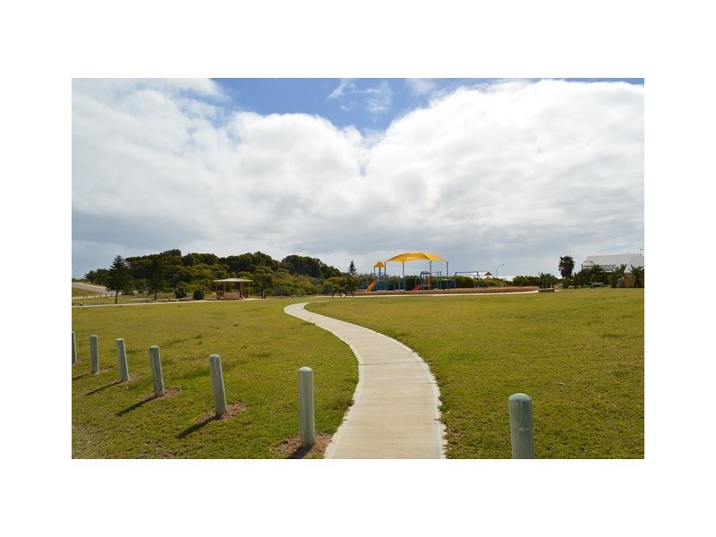 13 Nautical Lookout, Drummond Cove WA 6532