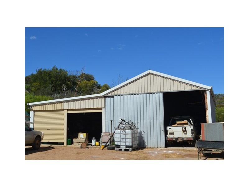 77 McCartney Road, Greenough WA 6532