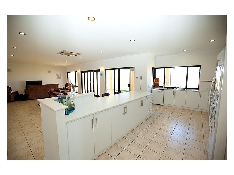 26 Polwarth Parade, Deepdale WA 6532