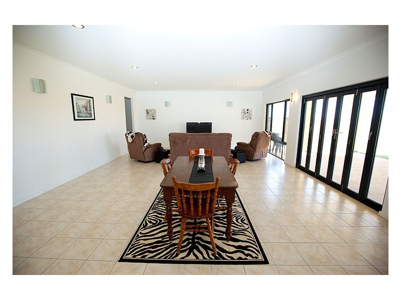 26 Polwarth Parade, Deepdale WA 6532