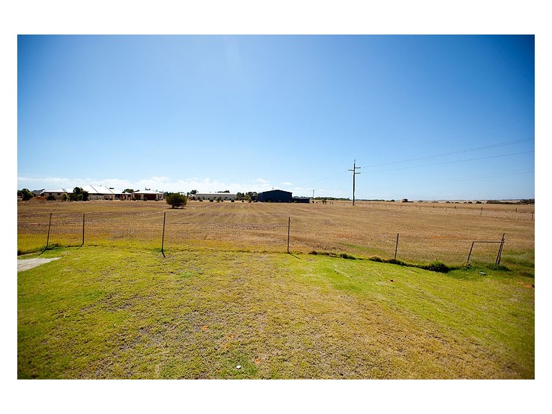 26 Polwarth Parade, Deepdale WA 6532