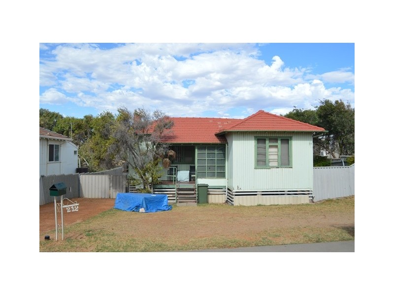 212 Evans Street, Beachlands WA 6530