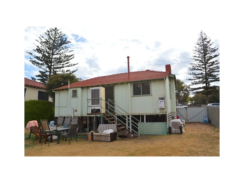 212 Evans Street, Beachlands WA 6530
