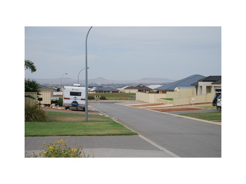 12 Flavio Crescent, Wandina WA 6530