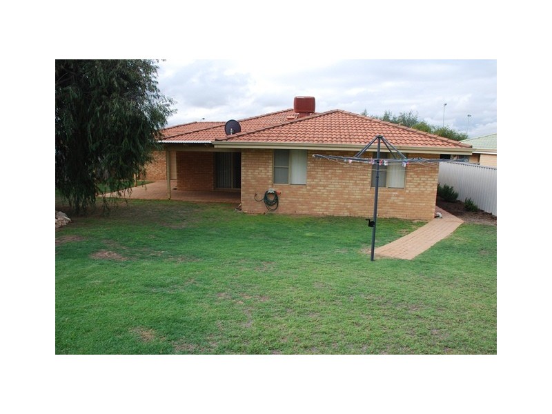 17 Glengarry Court, Mount Tarcoola WA 6530