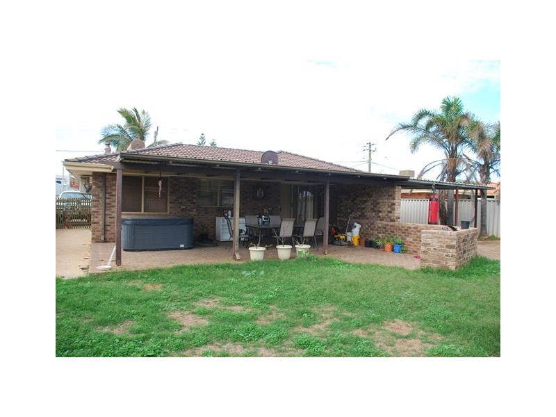 74 McAleer Drive, Mahomets Flats WA 6530