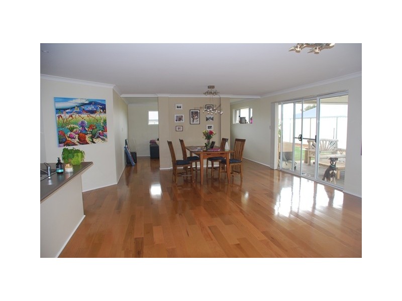 3 Topsail St, Drummond Cove WA 6532