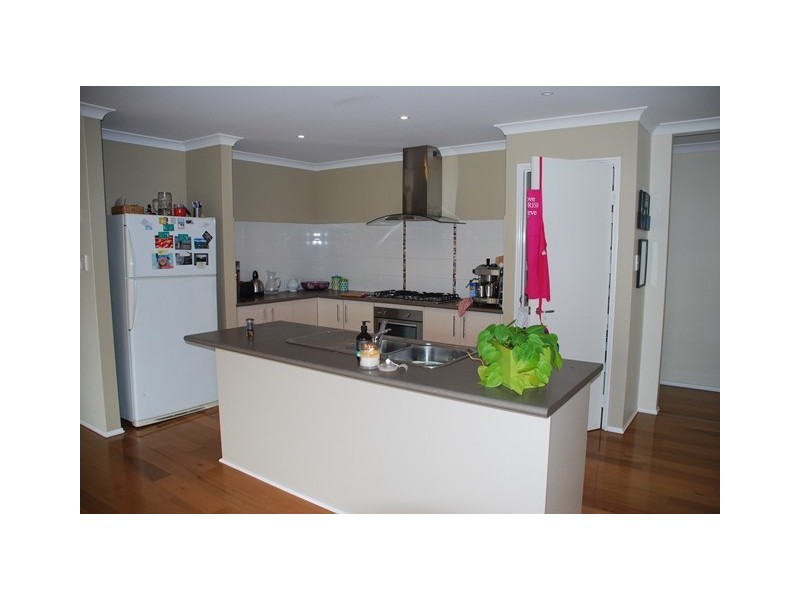 3 Topsail St, Drummond Cove WA 6532