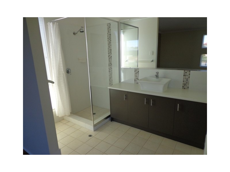 3 Topsail St, Drummond Cove WA 6532