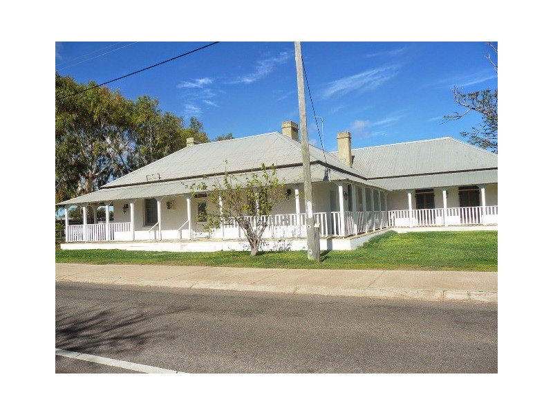 11 Cardwell Gardens, Dongara WA 6525