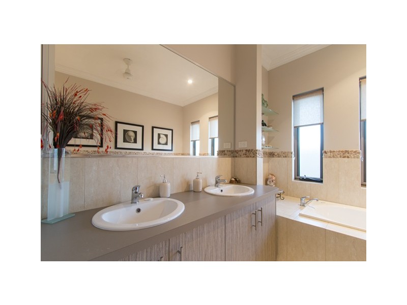 71 Redcliffe Concourse, White Peak WA 6532