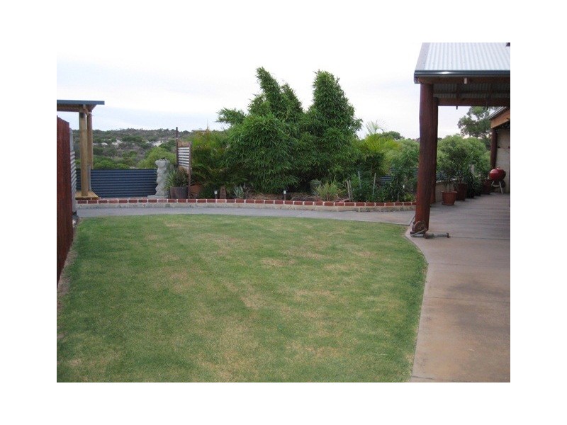 5 McNaboe Court, Port Denison WA 6525