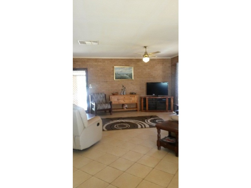 19 Adelaide Street, Waggrakine WA 6530