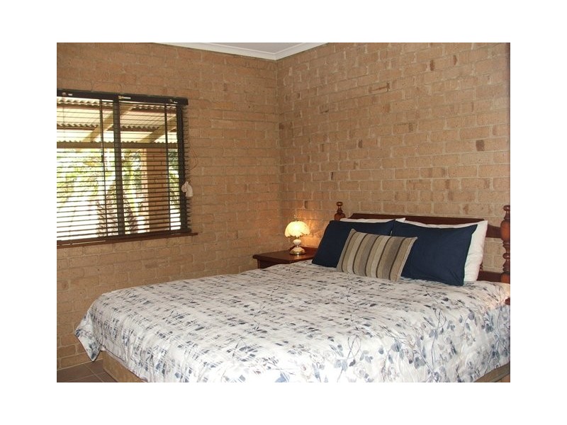 19 Adelaide Street, Waggrakine WA 6530