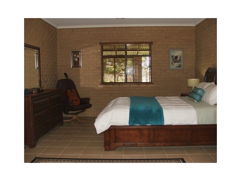 19 Adelaide Street, Waggrakine WA 6530