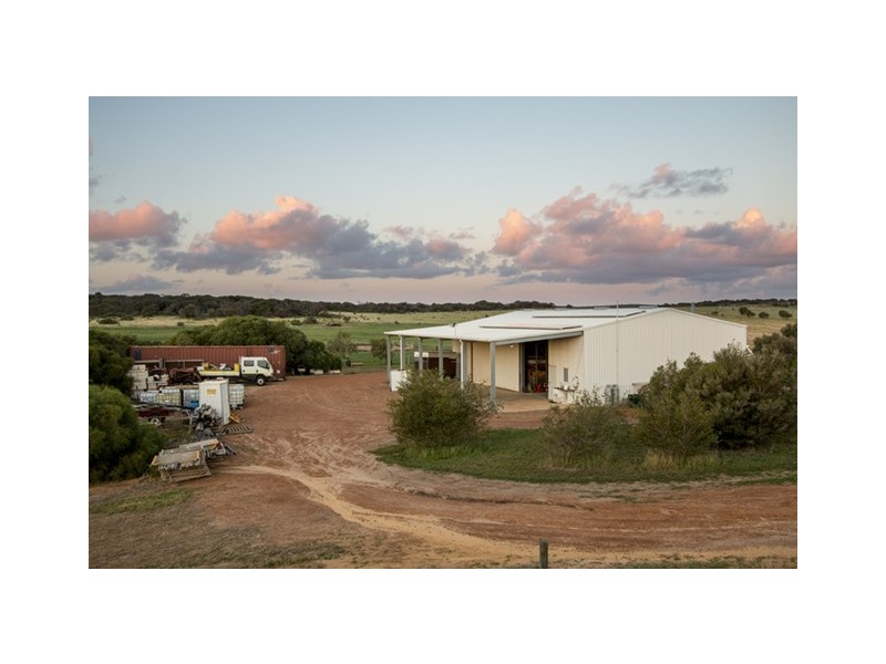 40 McCONKEY ROAD, Greenough WA 6532