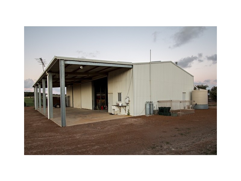 40 McCONKEY ROAD, Greenough WA 6532