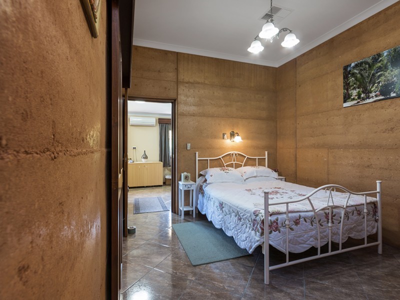 5 Eastough Street, Nanson WA 6532