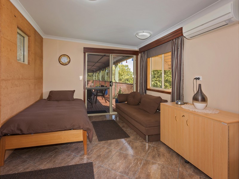 5 Eastough Street, Nanson WA 6532