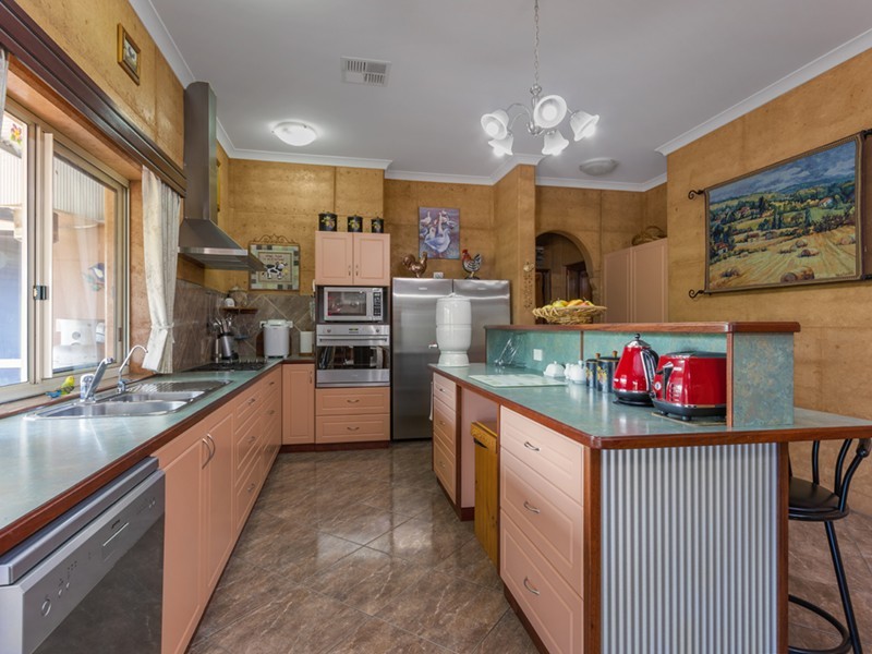 5 Eastough Street, Nanson WA 6532