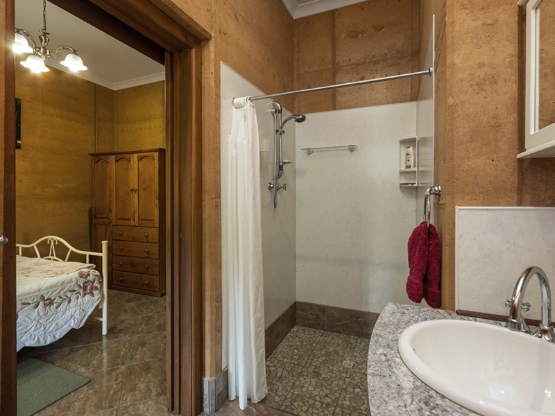 5 Eastough Street, Nanson WA 6532