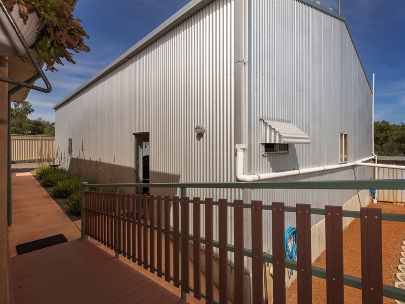 5 Eastough Street, Nanson WA 6532