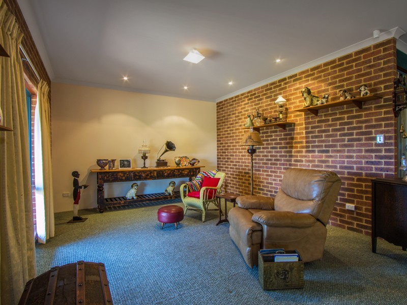 4 Meadowcroft Street, Rudds Gully WA 6532