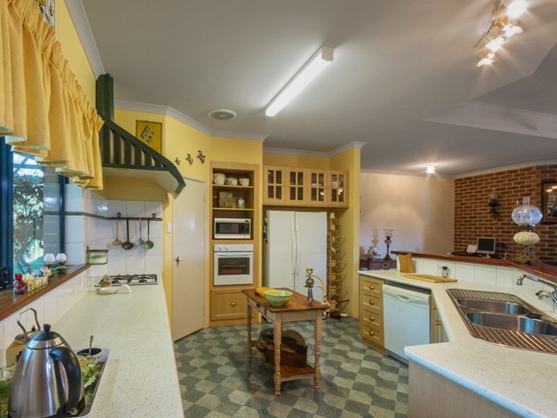 4 Meadowcroft Street, Rudds Gully WA 6532