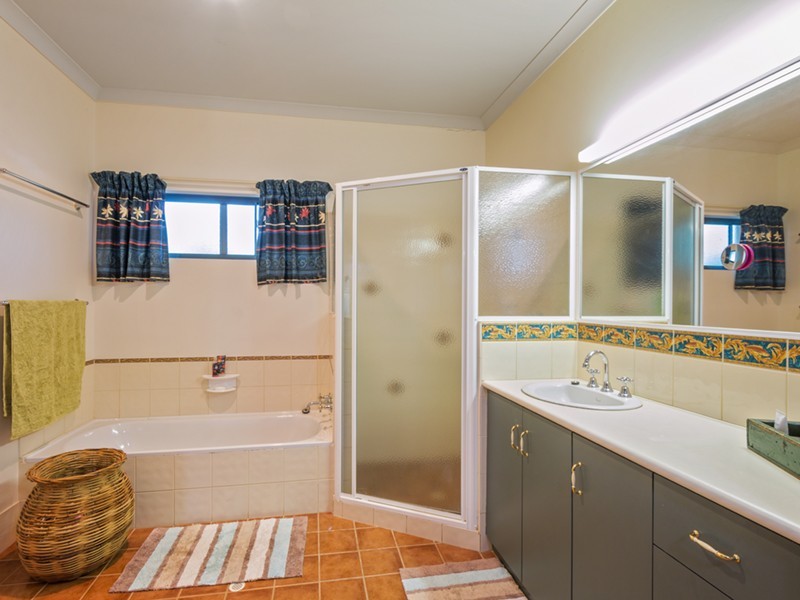 4 Meadowcroft Street, Rudds Gully WA 6532