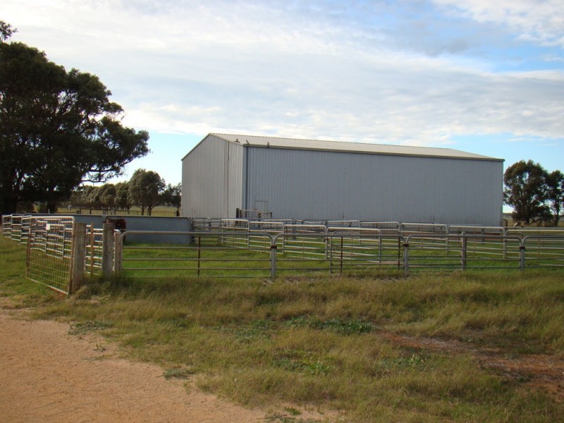 725 Allanooka Springs Road, Mount Hill WA 6528