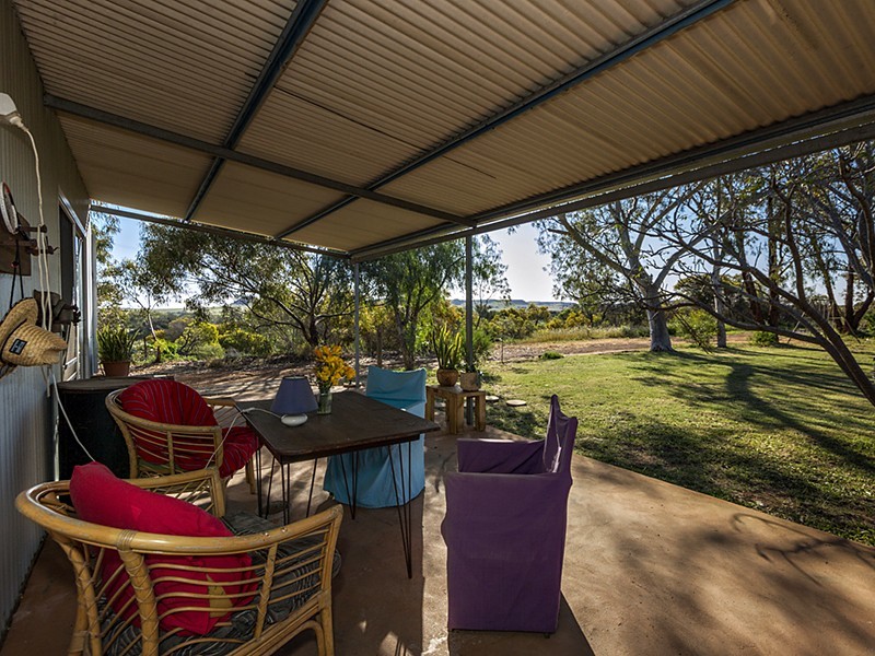 396 Giles Road, Moonyoonooka WA 6532