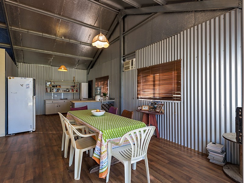 396 Giles Road, Moonyoonooka WA 6532