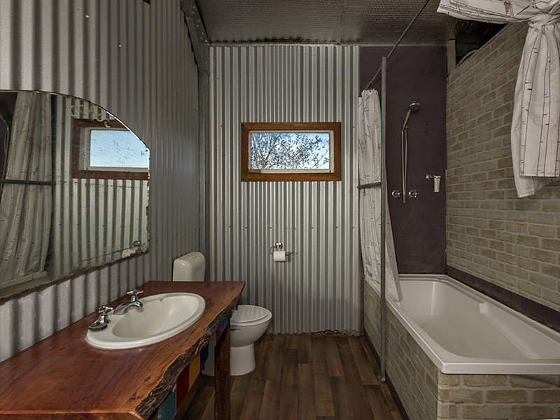 396 Giles Road, Moonyoonooka WA 6532