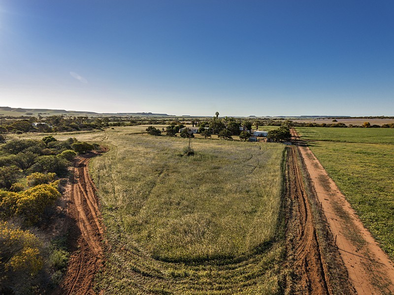 396 Giles Road, Moonyoonooka WA 6532