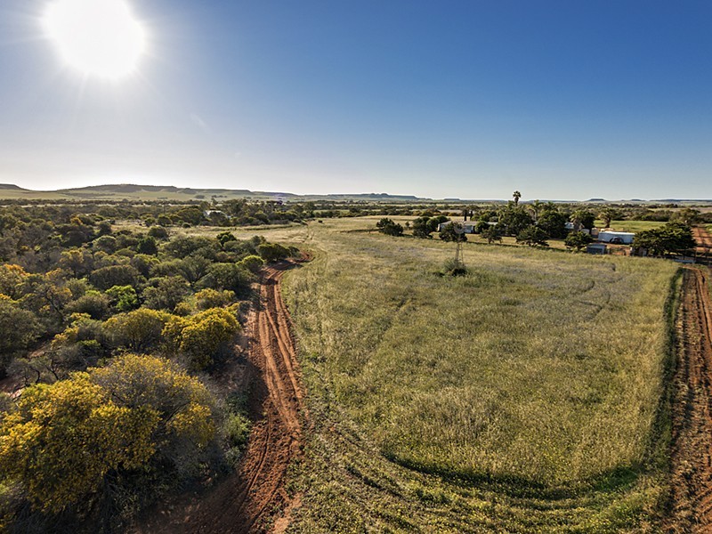 396 Giles Road, Moonyoonooka WA 6532