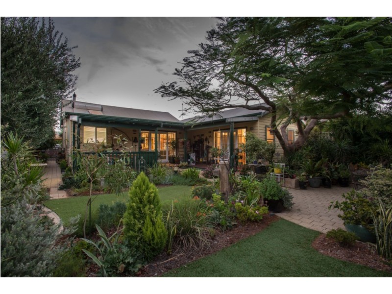 4 Grant Street, Beachlands WA 6530