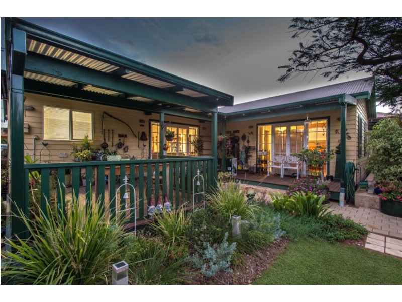 4 Grant Street, Beachlands WA 6530